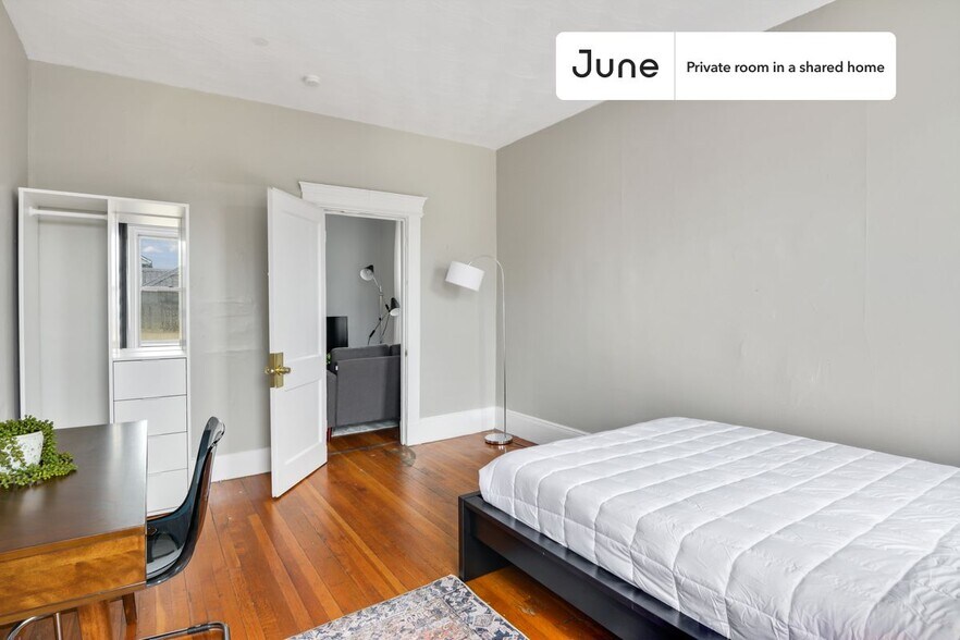 Building Photo - Room in Shared 3 bed/1 bath home