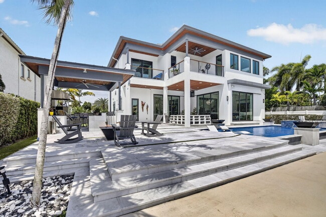 Building Photo - 334 Isle of Capri Dr