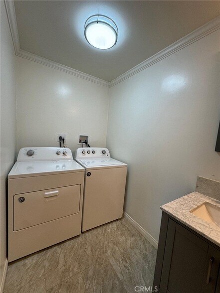 Building Photo - 2121 S Camino St