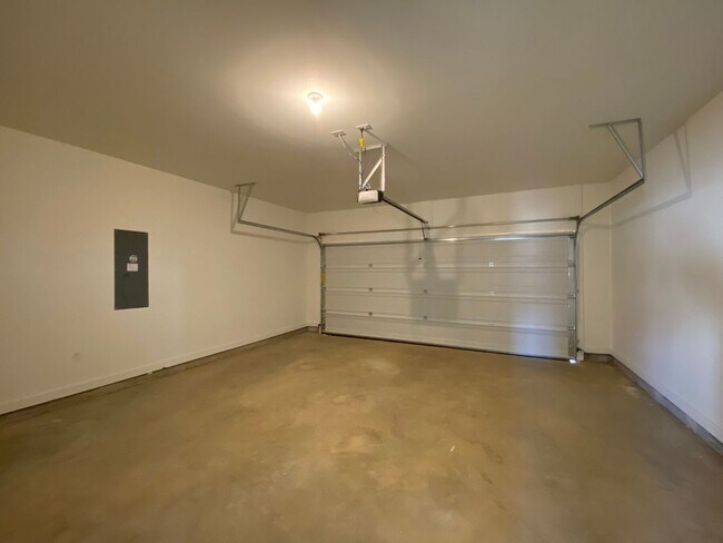 Building Photo - Home for Rent in Pike Road, AL!!! Available to View Now!!!