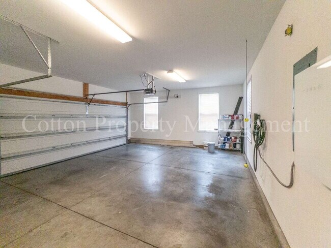 Building Photo - 7445 Darius Dr