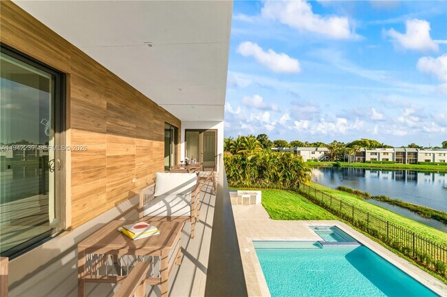 Building Photo - 16680 Botaniko Dr N