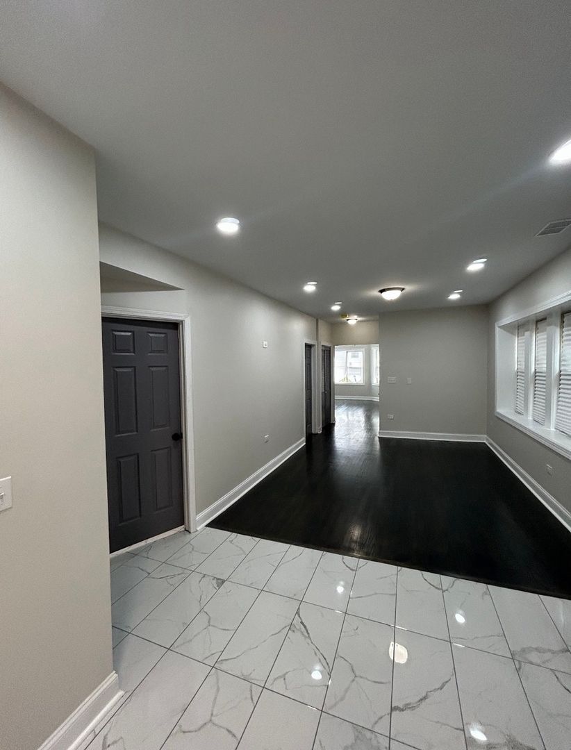 Building Photo - 7730 S Cornell Ave