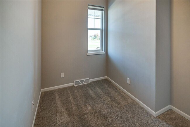 Building Photo - 569 Chad's Crossing