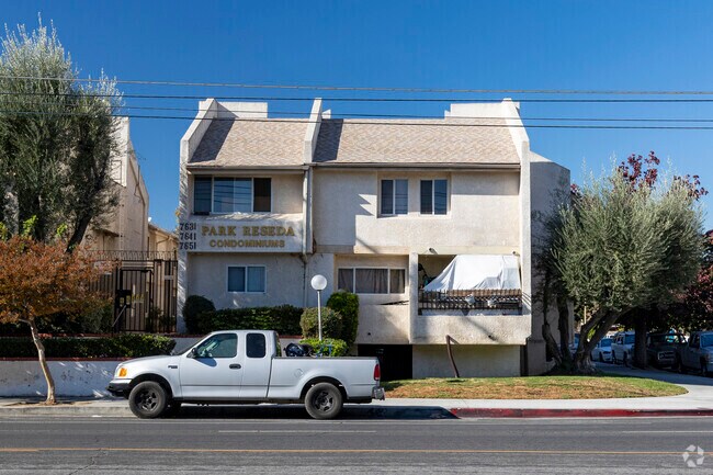 7631-7651 Reseda Blvd - Park Reseda Condominiums