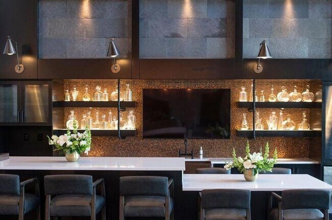 Building Photo - 128 Columbus St