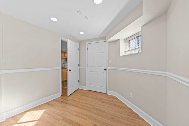 Building Photo - 3534 E Fall Creek Pkwy N Dr