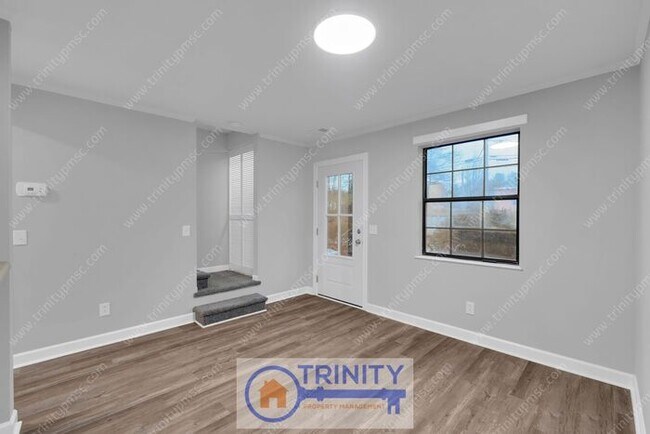 Building Photo - Coming Soon! Newly updated and spacious!