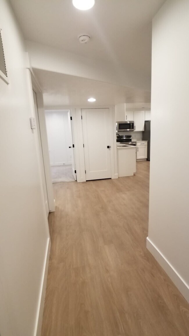 Building Photo - 32 W Sicula Rd.