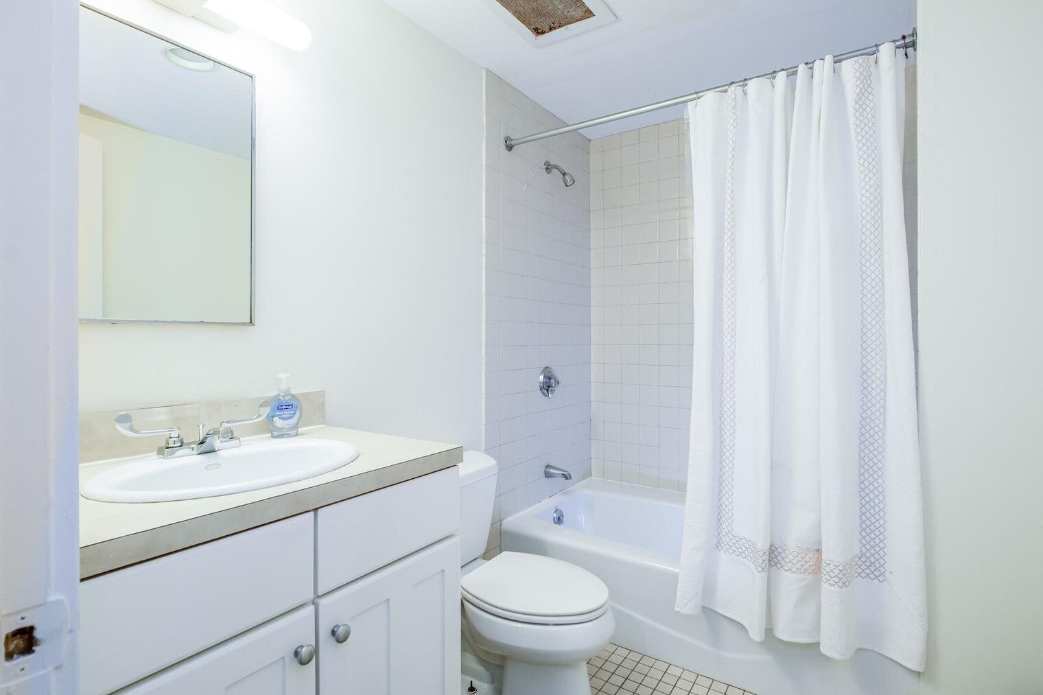 Building Photo - 60-62-62 Boylston St