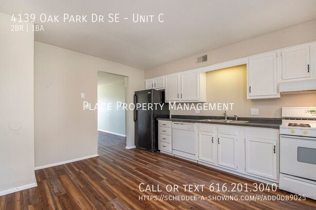 Building Photo - 4139 Oak Park Dr SE