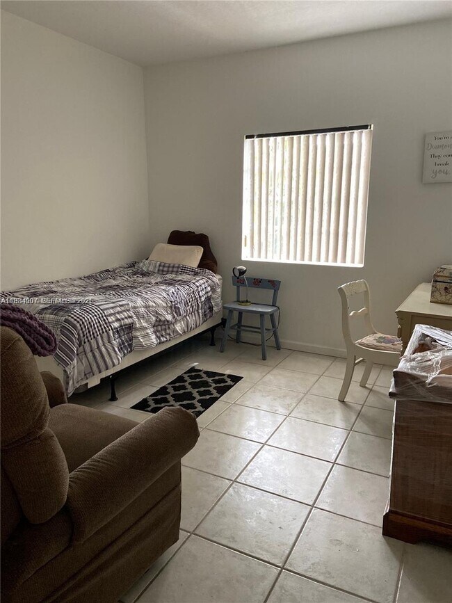 Building Photo - 4802 Washington St