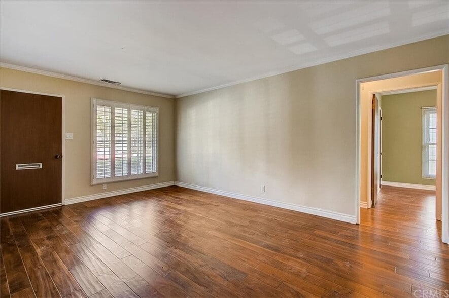 https://my.matterport.com/show/?m=jzeRU6tT8Ln - 1331 N Lincoln St