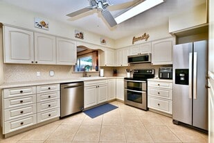 Building Photo - 129 Alhambra Pl