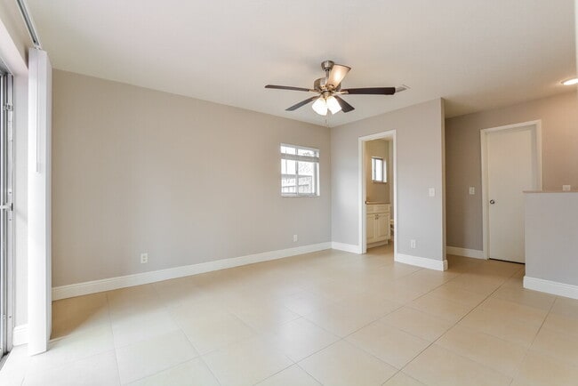 Building Photo - 8431 Alveron Ave