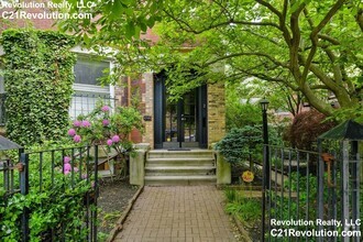 Building Photo - 1756 Beacon St