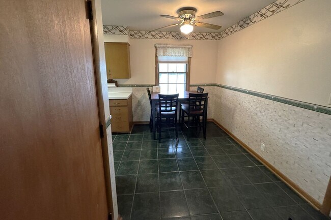 Building Photo - Large 3 Bedroom Home in North Ames just of...