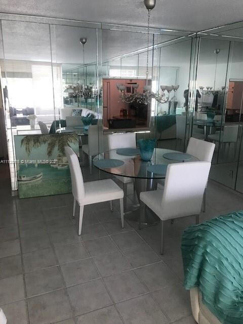 Building Photo - 1817 S Ocean Dr