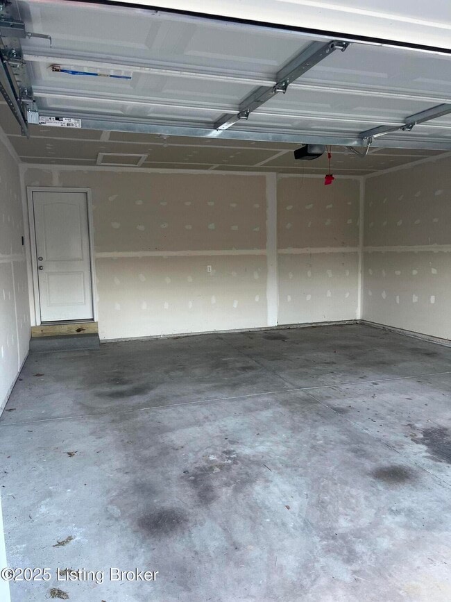 Building Photo - 208 Huckaberry St