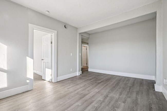 Building Photo - 71 Almont St