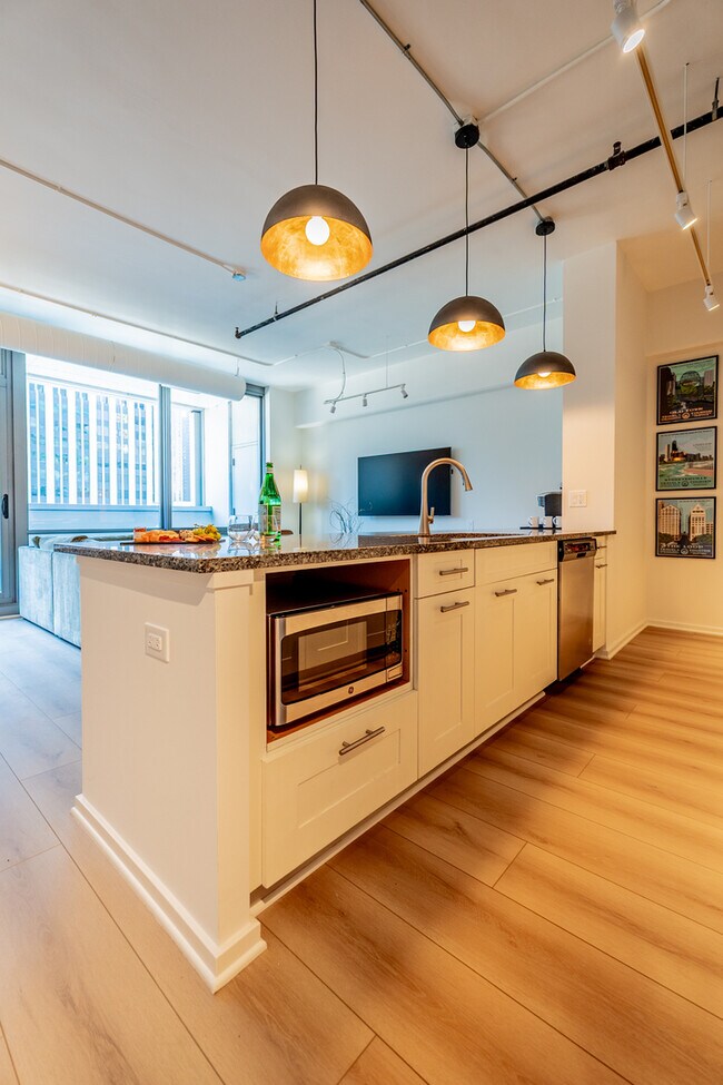 Building Photo - 240 E Illinois St