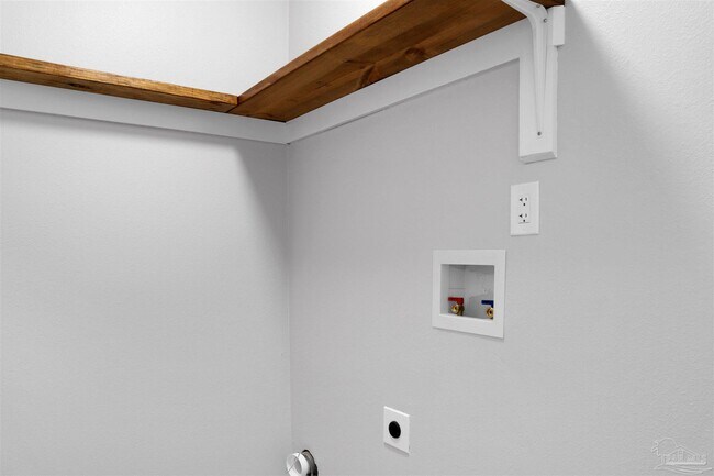 Building Photo - 2106 Schwab Ct