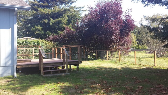 Building Photo - Mckinleyville House with South Facing Yard!