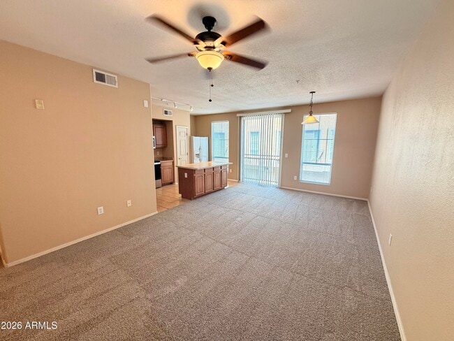 Building Photo - 18250 N Cave Creek Rd