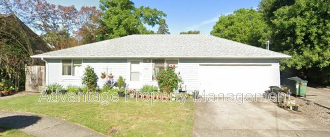 Building Photo - 240 S Monmouth Ave