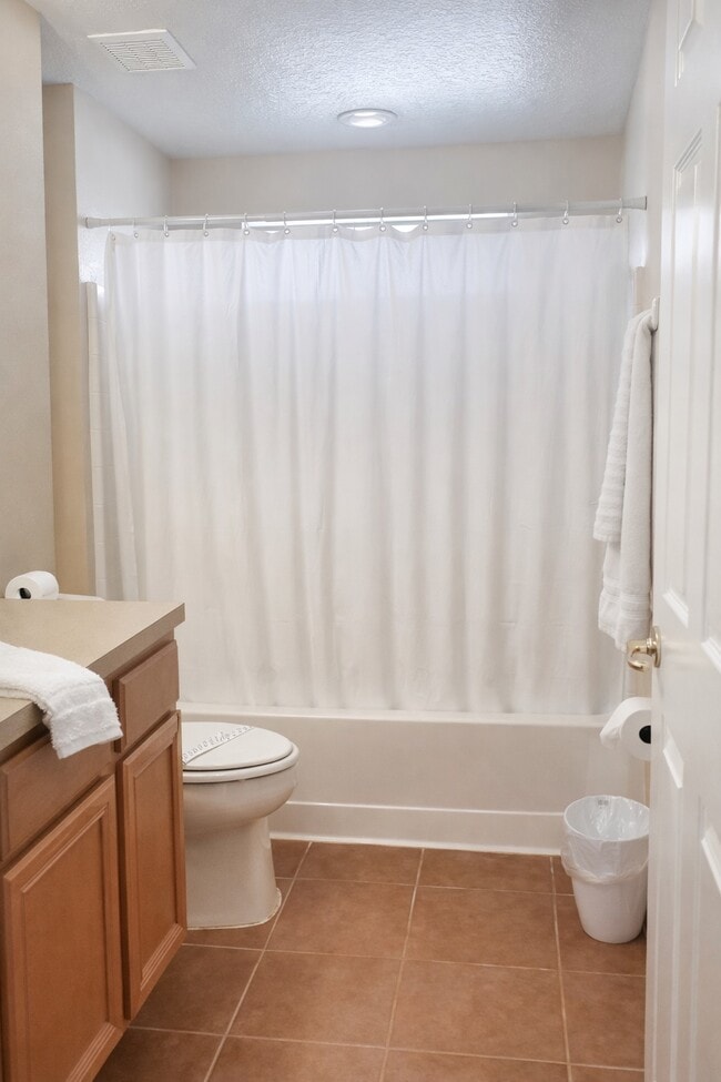 Building Photo - 525 Paloma Dr