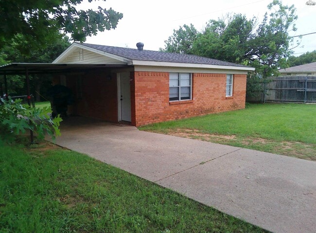 Building Photo - 1108 Covington St