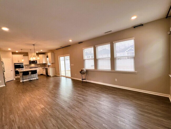 Building Photo - 146 Willow Grove Ln