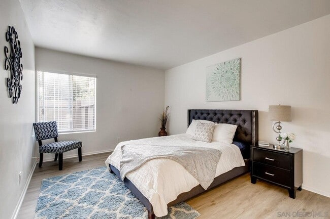 Building Photo - Upgraded 2bd/1ba Condo with Washer/Dryer in unit!
