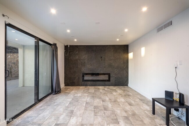 Building Photo - 1029 Calle Parque Dr