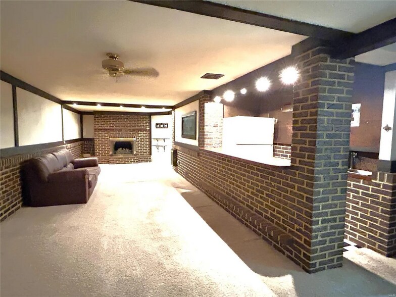 Building Photo - 840 Campion Ln
