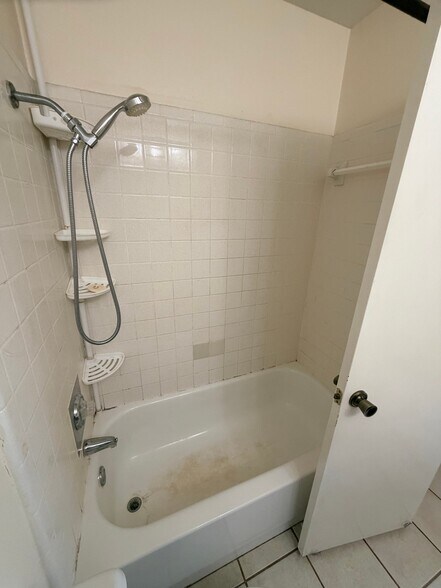 Building Photo - 1311 Petunia Dr