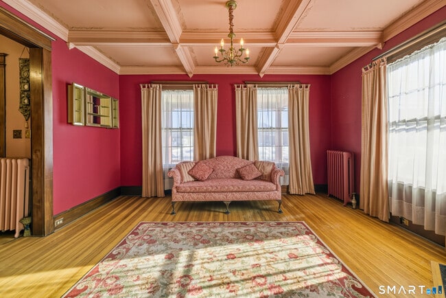 Building Photo - 87 Migeon Ave