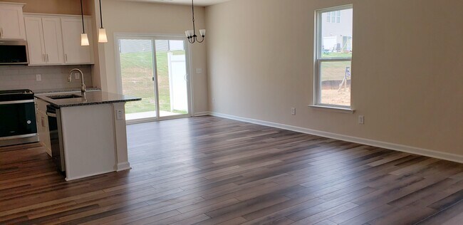 Building Photo - 157 Woodford Reserve Ct