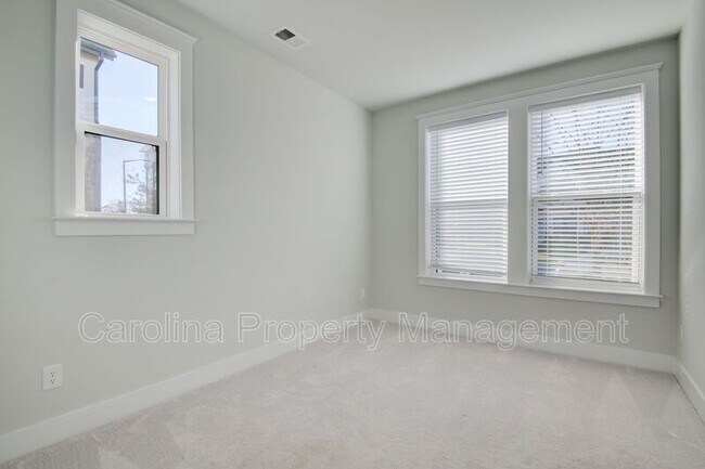Building Photo - 5939 Ardrey Kell Rd