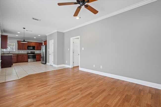 Building Photo - 27572 Claiborne Cir