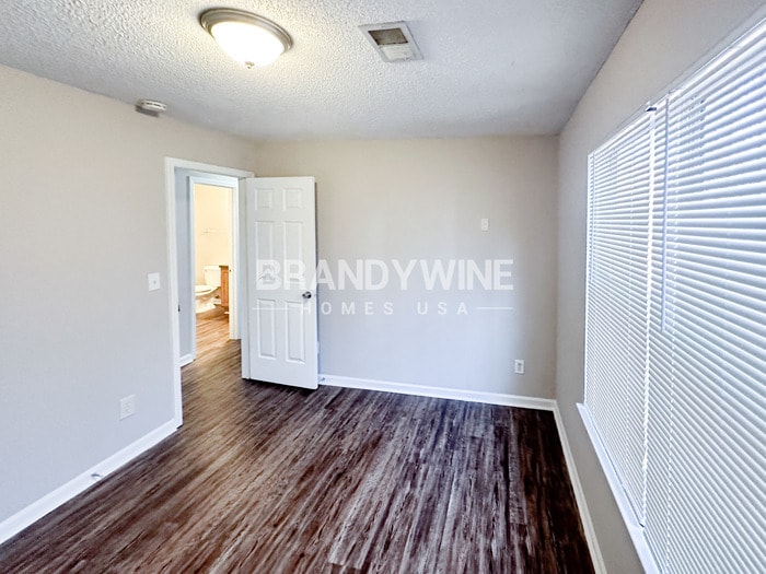 Building Photo - 4599 White Rd