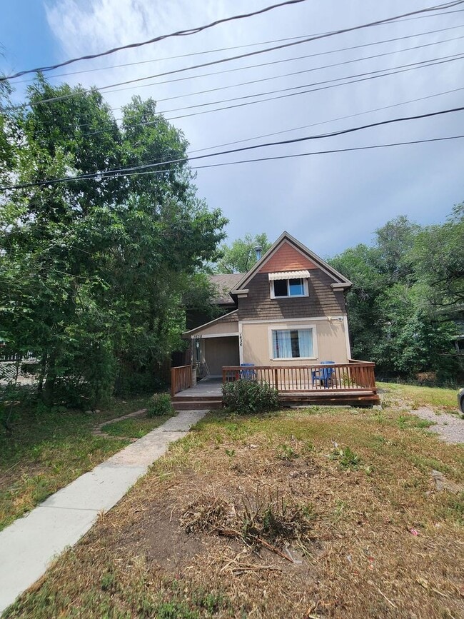 Building Photo - 2 Bedroom Duplex