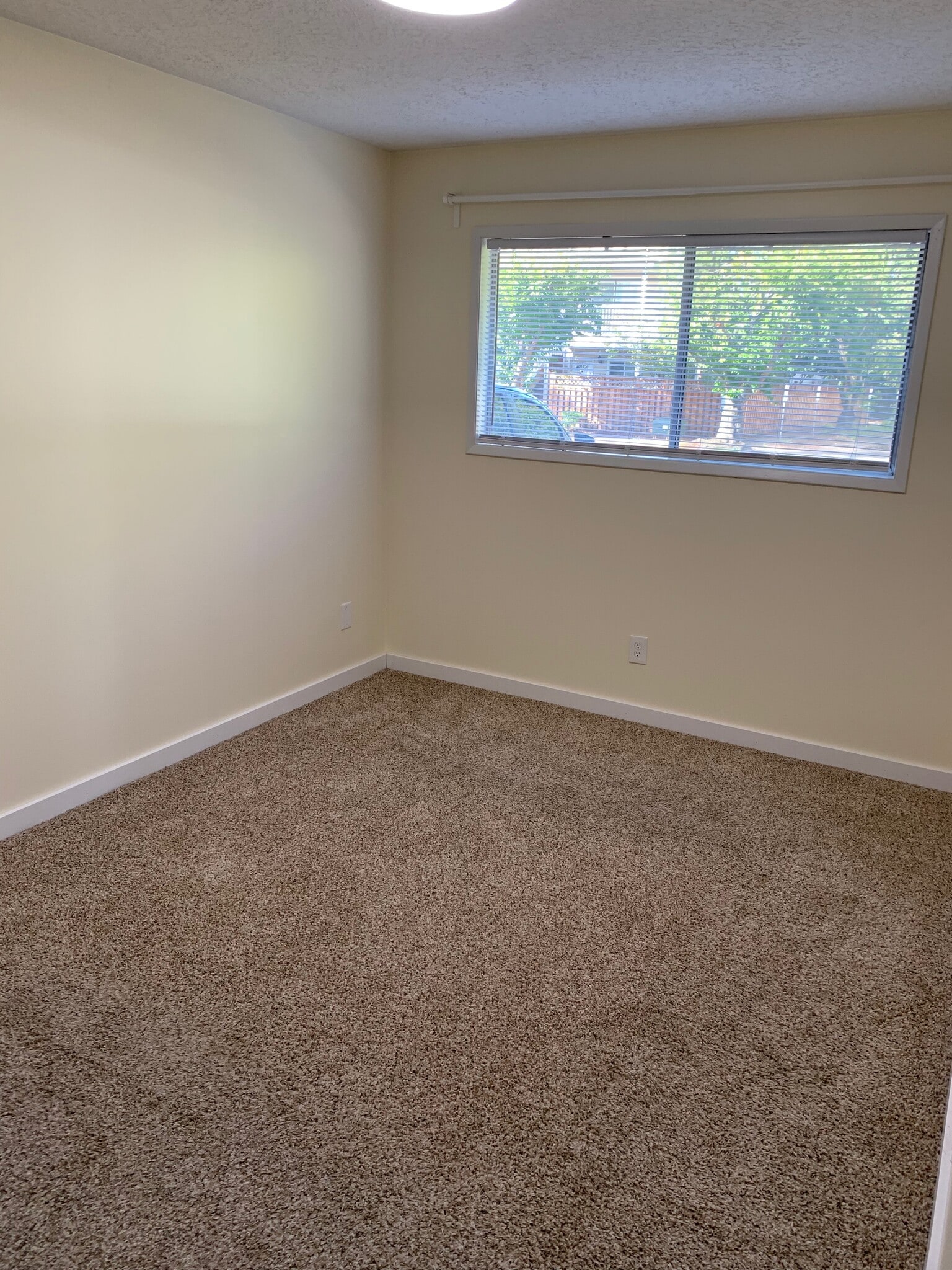 Building Photo - 4325 NE 130th Pl