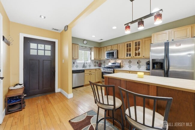 Building Photo - 10 Coventry Ct