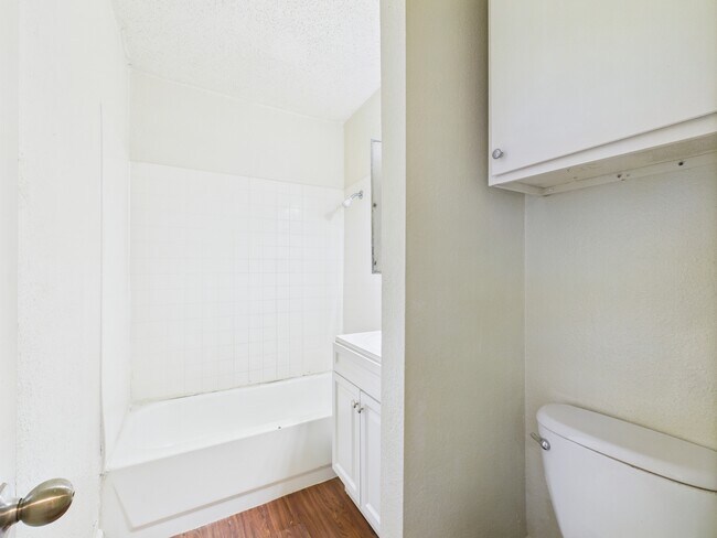 Building Photo - 2702 Cavitt Ave