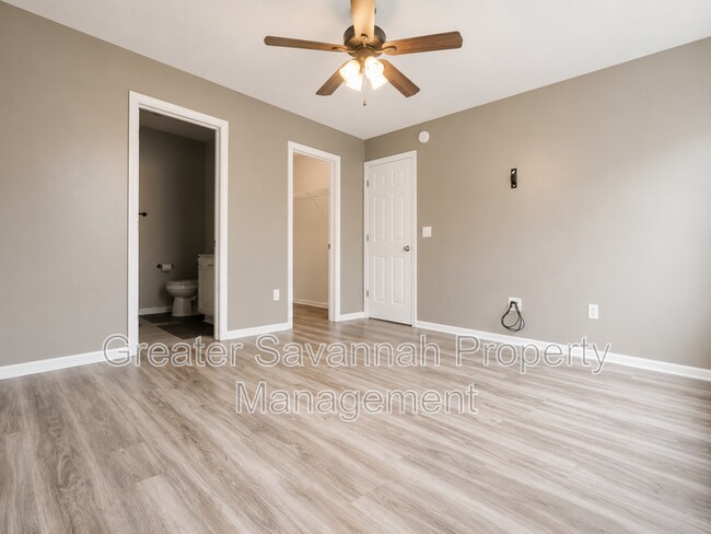 Building Photo - 109 Willow Dr