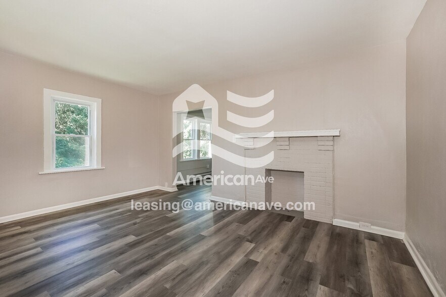 Building Photo - 803 Eathan Ave