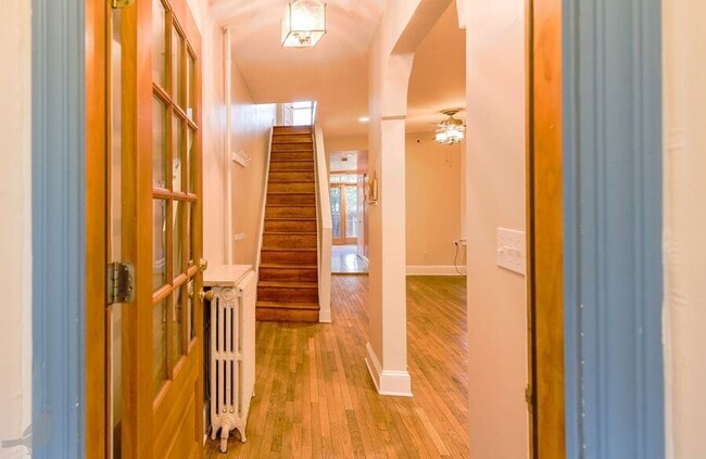 Building Photo - 337 14th St NE