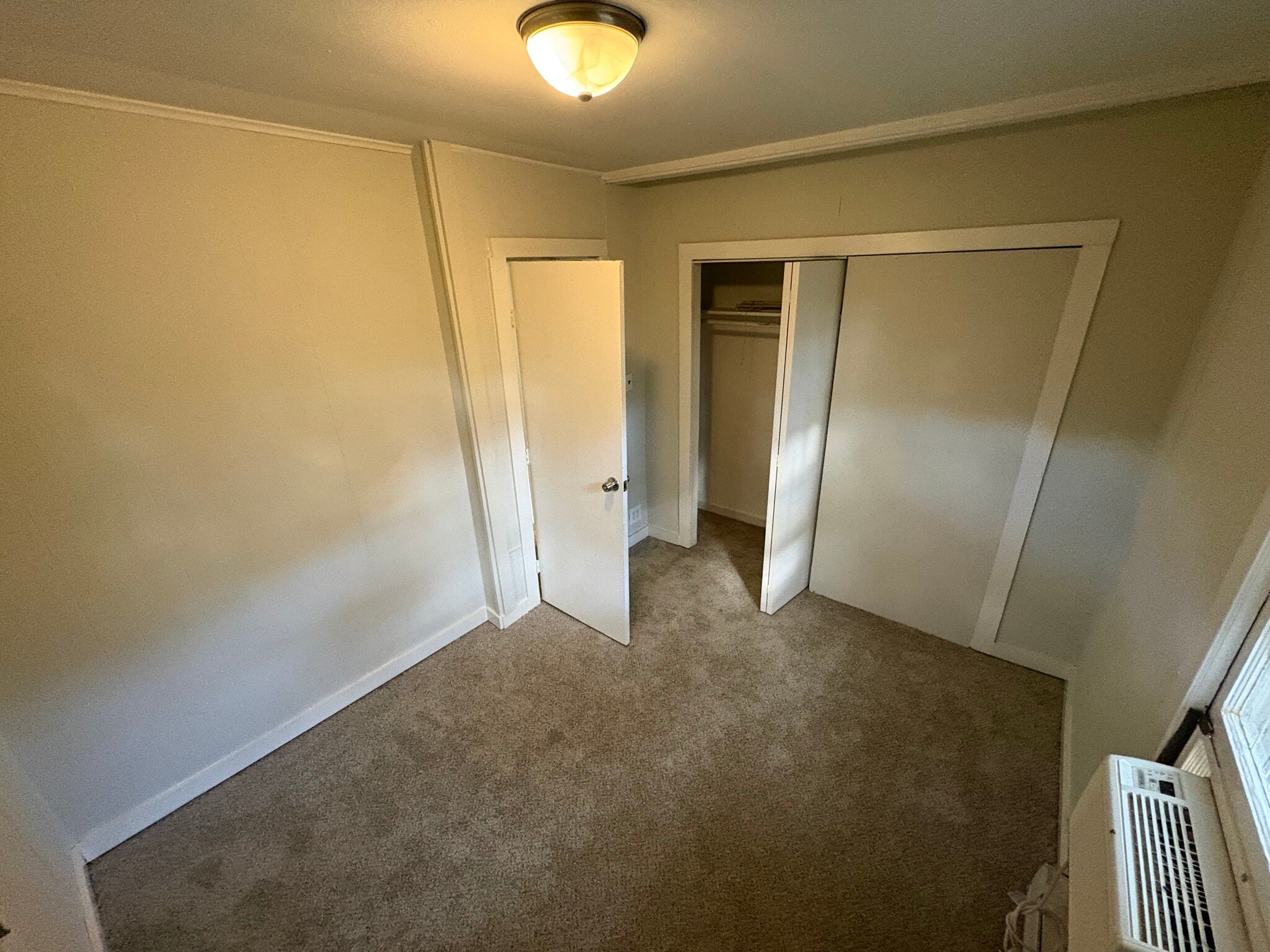 Building Photo - 2 Seawanhaka Ave