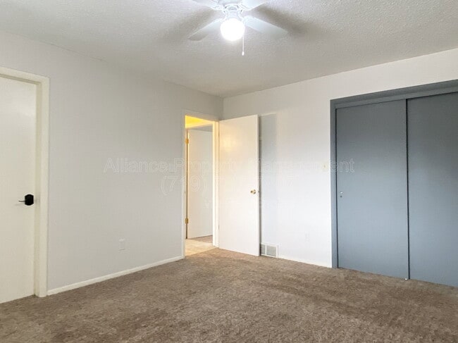 Building Photo - 6087 Del Rey Dr